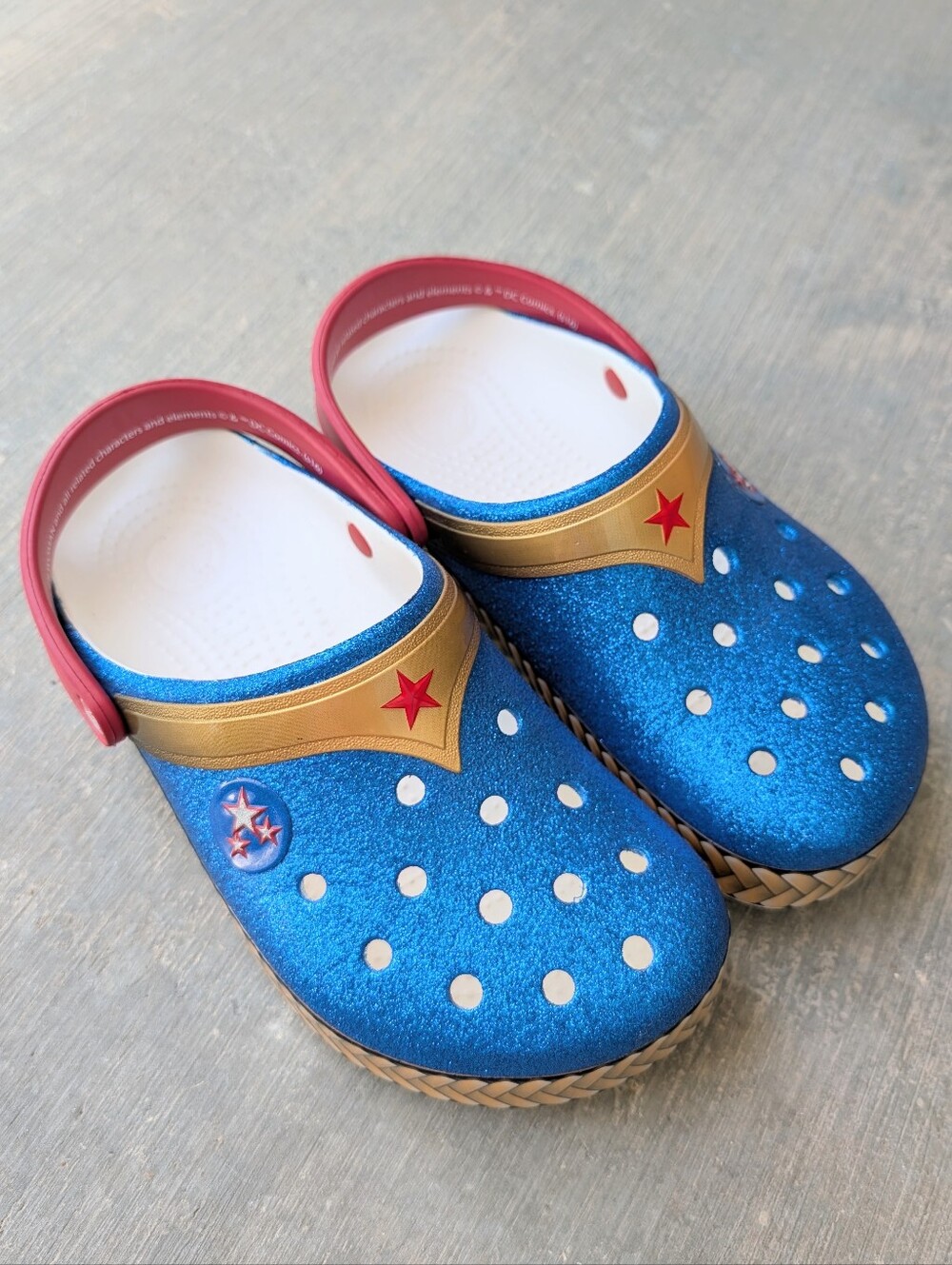 CROCS Wonder Woman Blue Glitter Crocband Clogs - Women's 7 - RARE